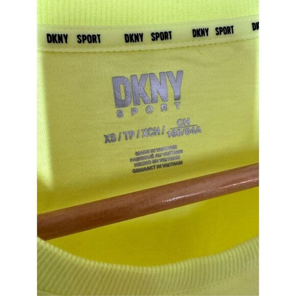 DKNY Sport Yellow Short Sleeve Rhinestone Logo T Shirt Size XS New - Picture 5 of 6